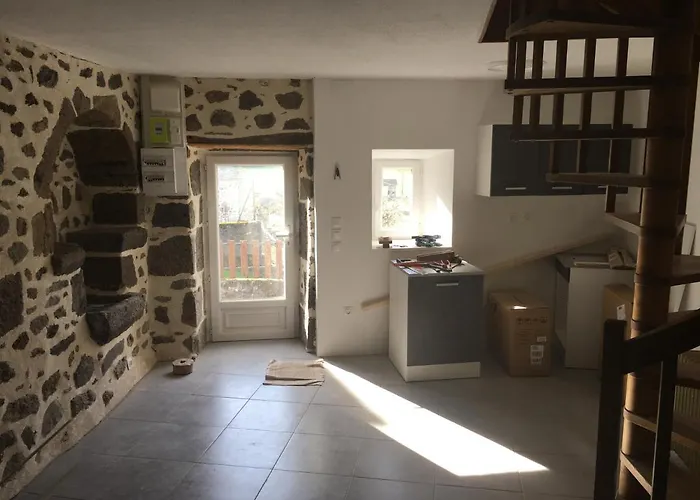 Maison Auvergnate Traditionnelle Recemment Renovee