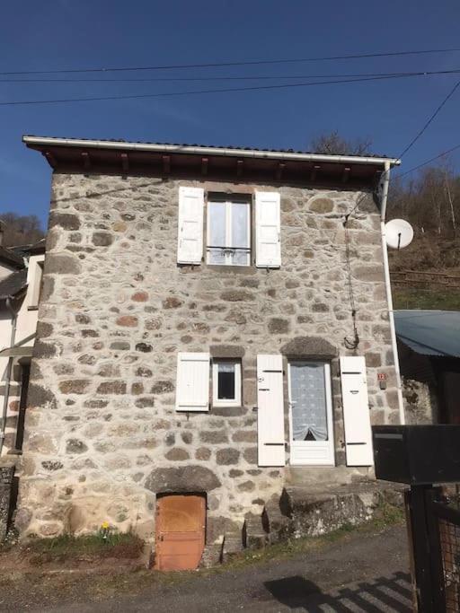 Maison Auvergnate Traditionnelle Recemment Renovee Ferienhaus *