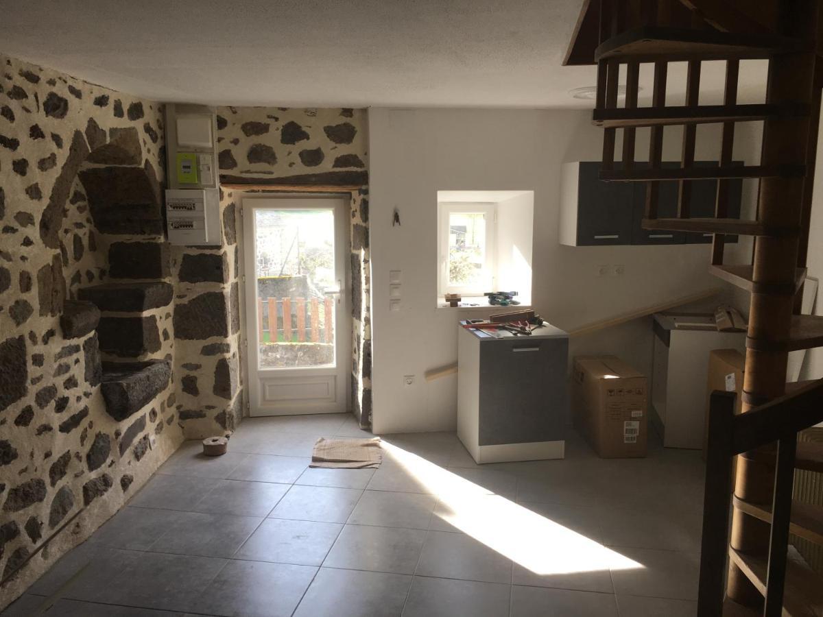 Maison Auvergnate Traditionnelle Recemment Renovee * Laroquevieille