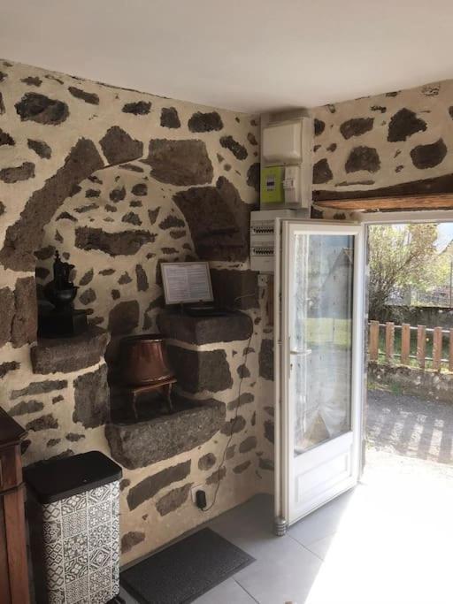 Maison Auvergnate Traditionnelle Recemment Renovee *