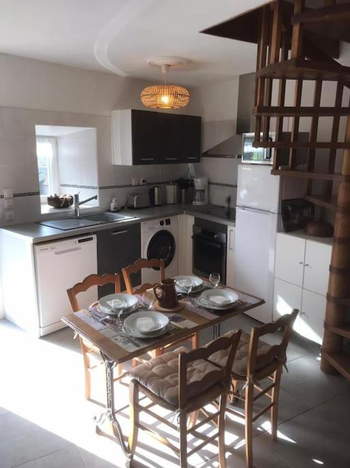 Maison Auvergnate Traditionnelle Recemment Renovee Laroquevieille